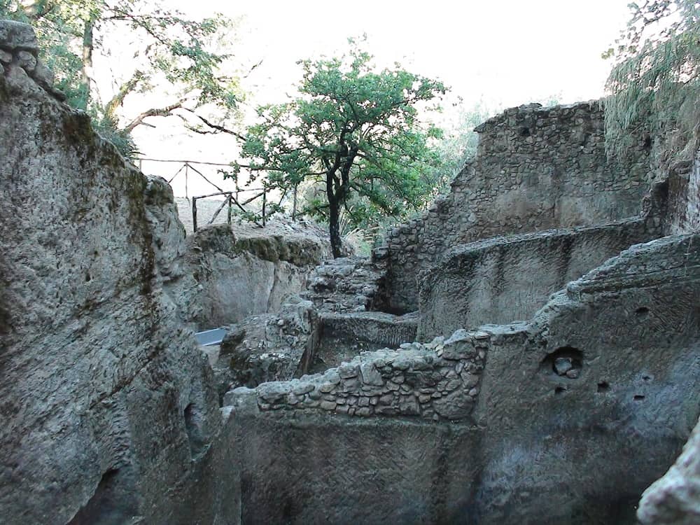 Calabria, Caves of Zungri 